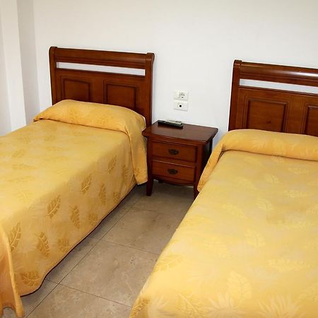 Hostal Restaurante La Masia Vila-real Luaran gambar