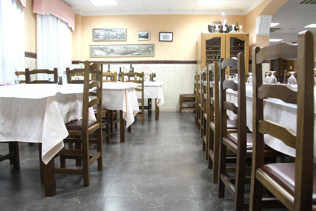 Hostal Restaurante La Masia Vila-real Luaran gambar