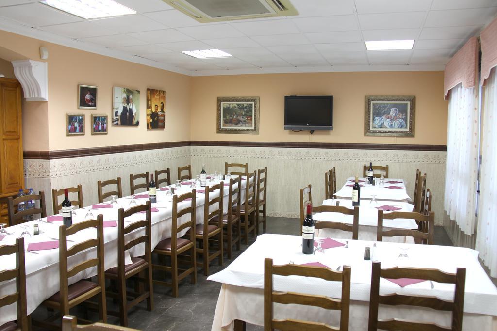Hostal Restaurante La Masia Vila-real Luaran gambar