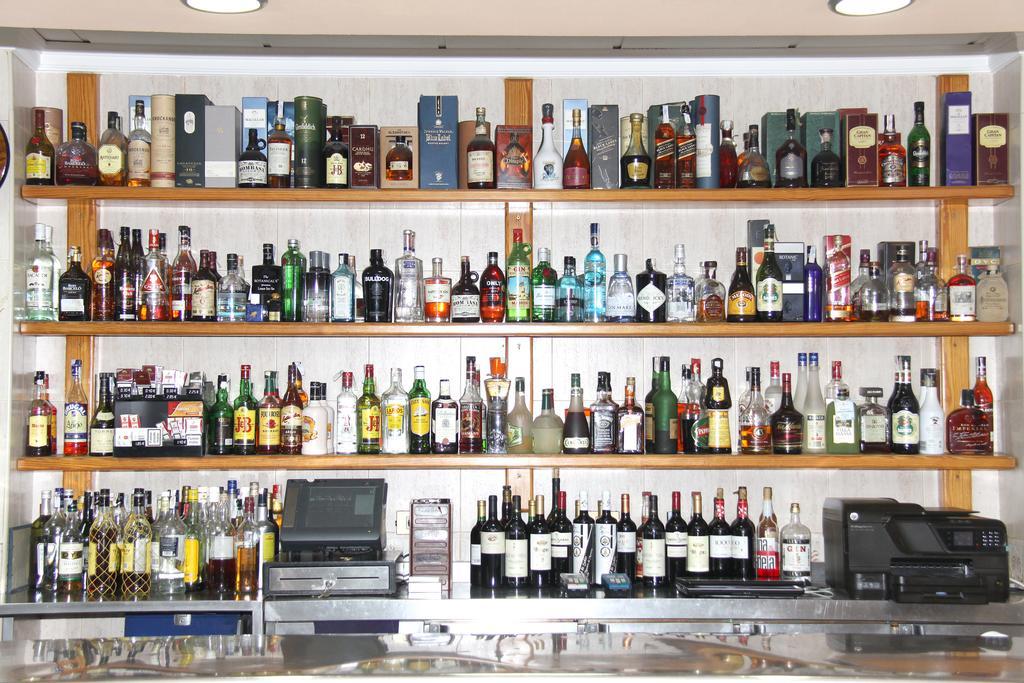Hostal Restaurante La Masia Vila-real Luaran gambar