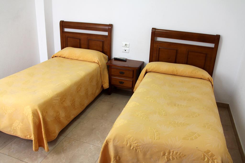 Hostal Restaurante La Masia Vila-real Luaran gambar
