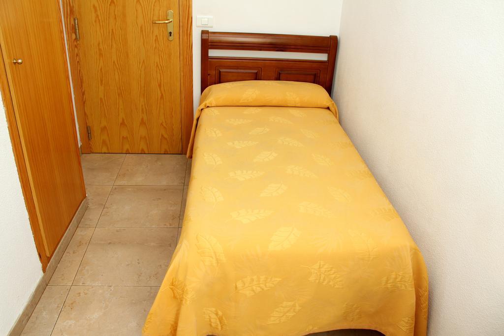 Hostal Restaurante La Masia Vila-real Luaran gambar