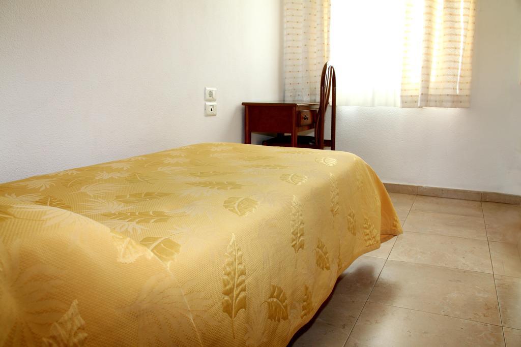 Hostal Restaurante La Masia Vila-real Luaran gambar