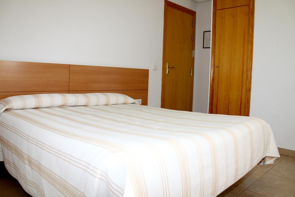 Hostal Restaurante La Masia Vila-real Luaran gambar