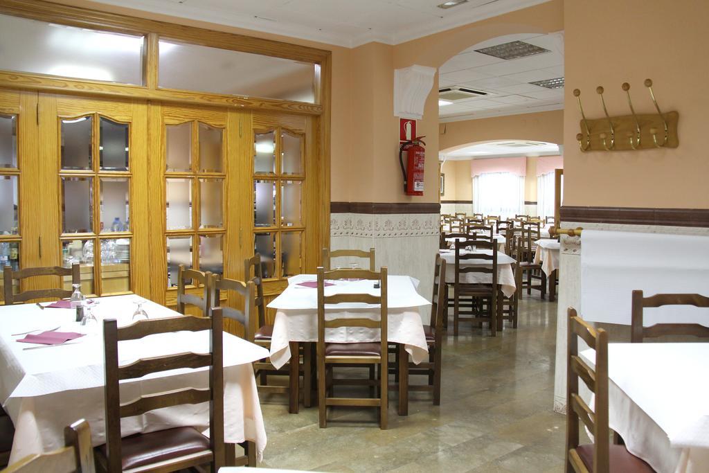 Hostal Restaurante La Masia Vila-real Luaran gambar