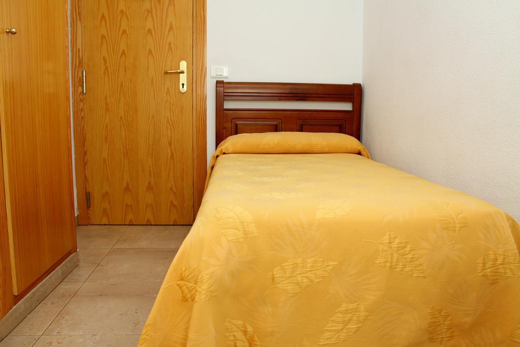 Hostal Restaurante La Masia Vila-real Luaran gambar