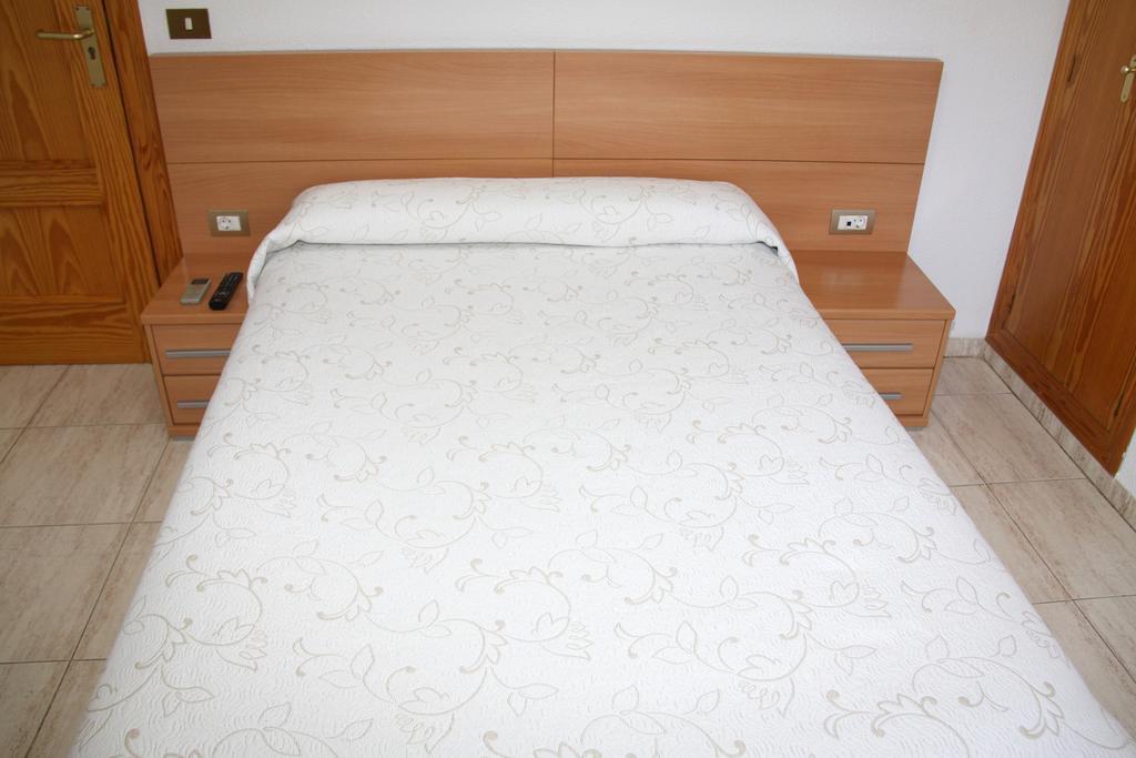 Hostal Restaurante La Masia Vila-real Bilik gambar