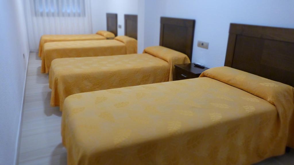 Hostal Restaurante La Masia Vila-real Luaran gambar