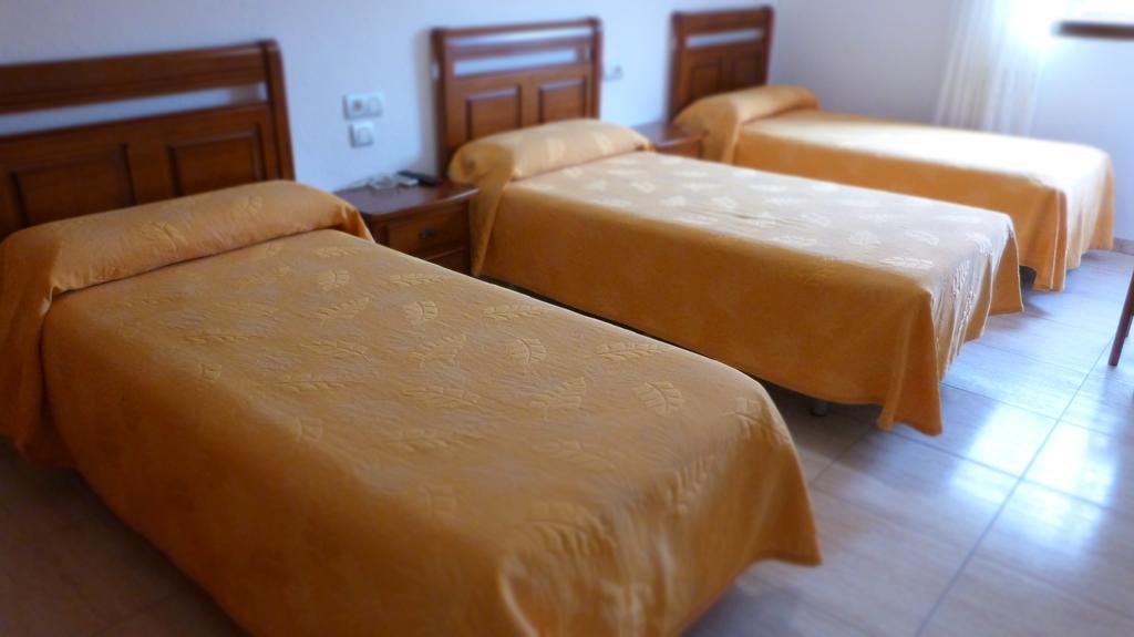 Hostal Restaurante La Masia Vila-real Luaran gambar