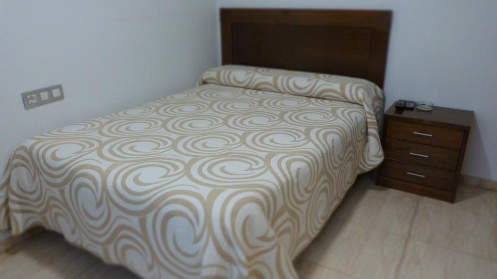 Hostal Restaurante La Masia Vila-real Luaran gambar