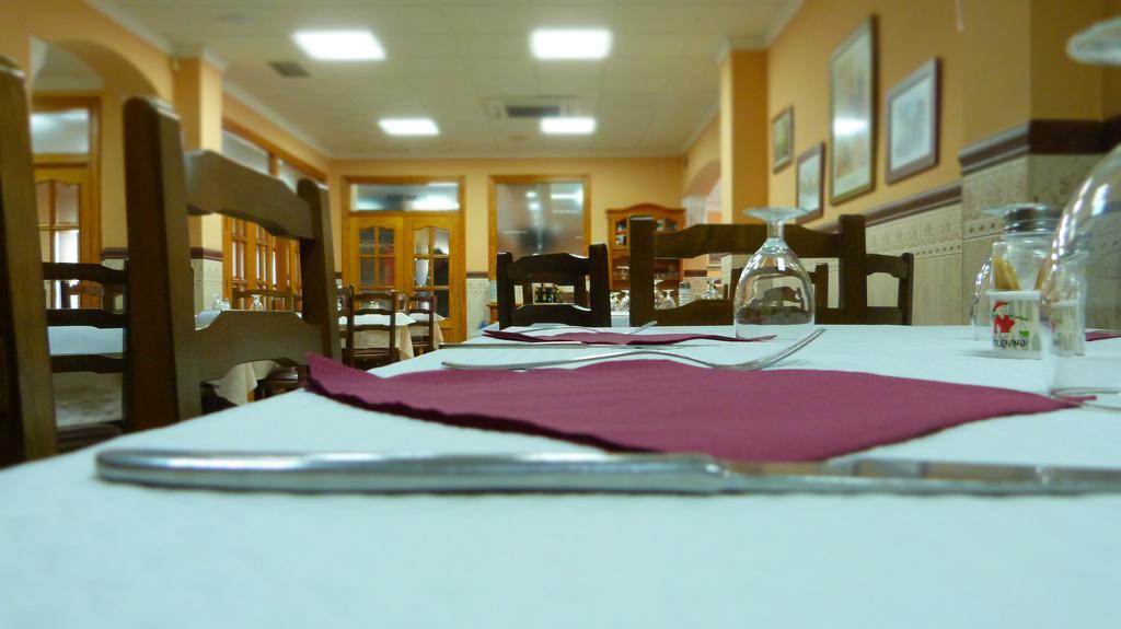 Hostal Restaurante La Masia Vila-real Luaran gambar