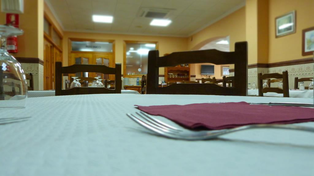 Hostal Restaurante La Masia Vila-real Luaran gambar