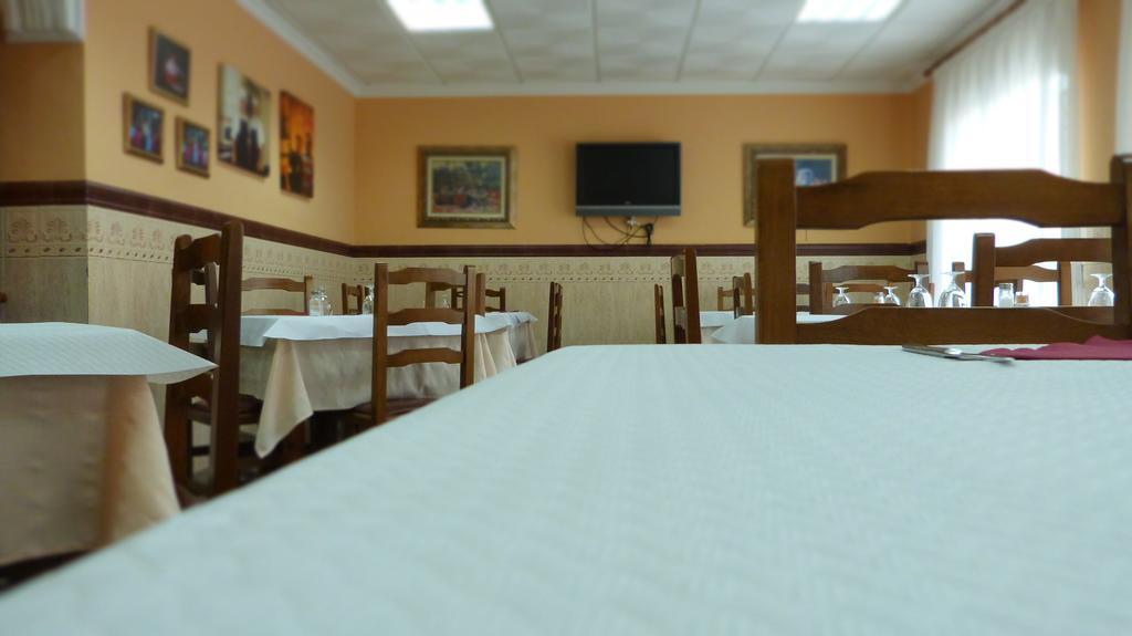 Hostal Restaurante La Masia Vila-real Luaran gambar