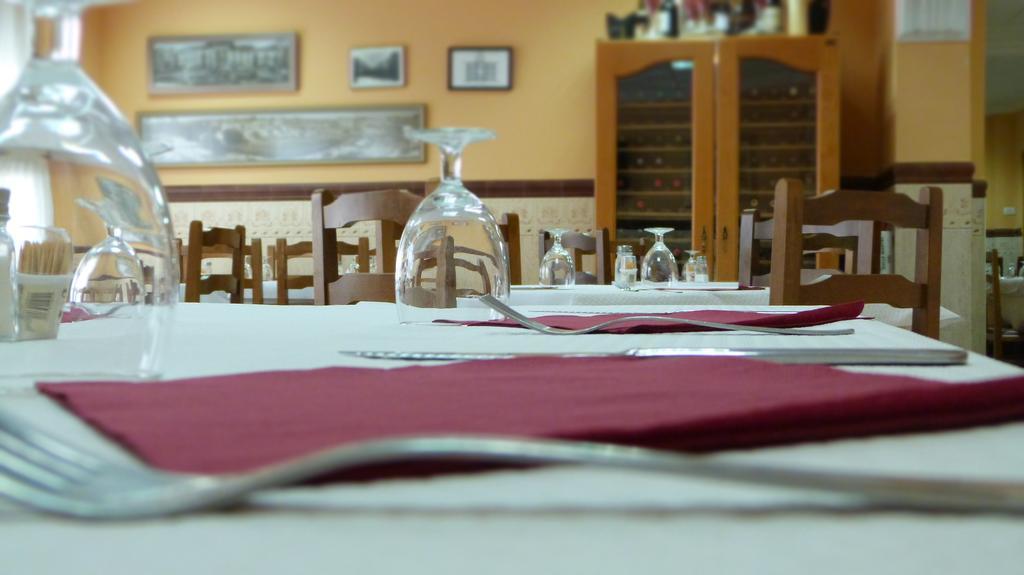 Hostal Restaurante La Masia Vila-real Luaran gambar