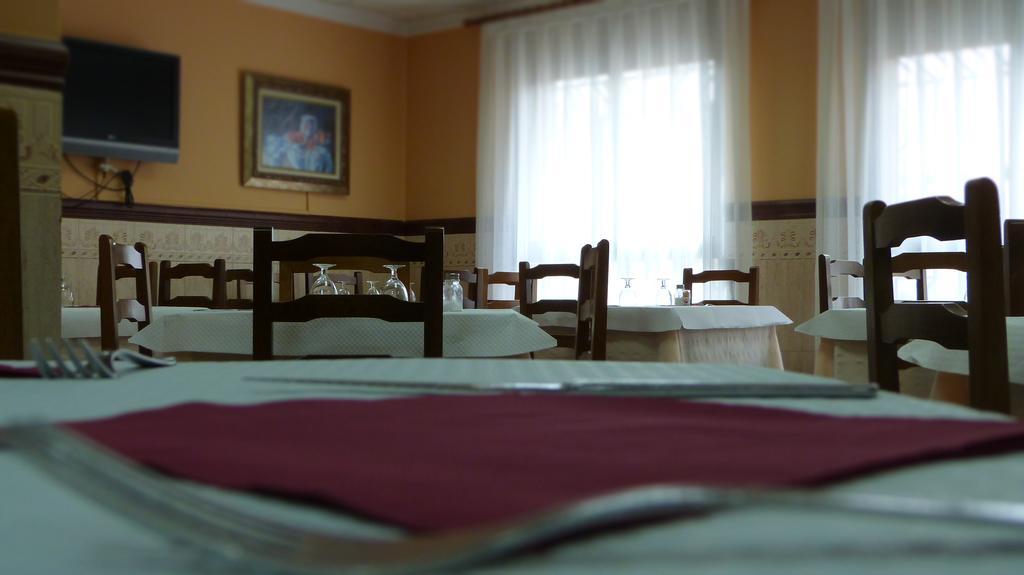 Hostal Restaurante La Masia Vila-real Luaran gambar