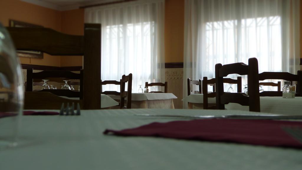 Hostal Restaurante La Masia Vila-real Luaran gambar