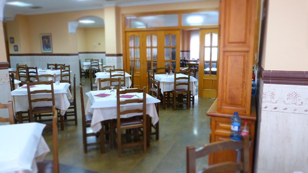 Hostal Restaurante La Masia Vila-real Luaran gambar