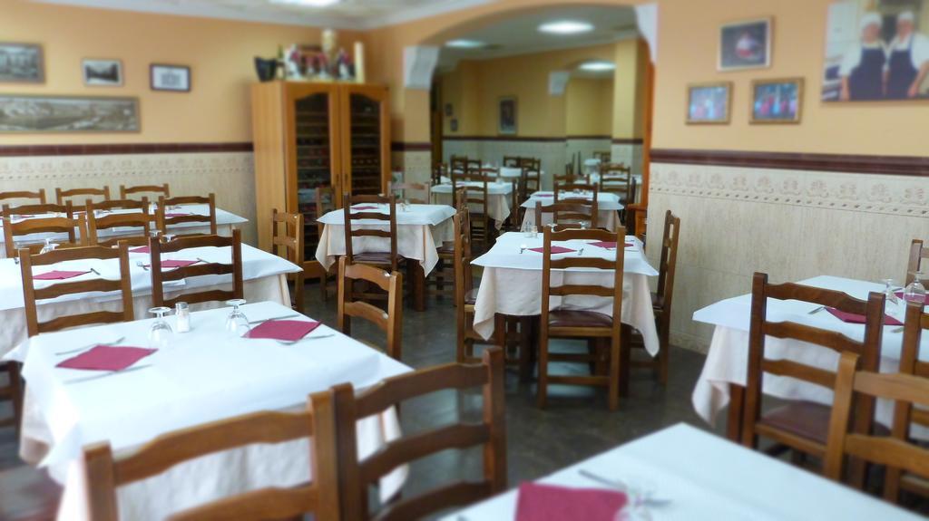 Hostal Restaurante La Masia Vila-real Luaran gambar