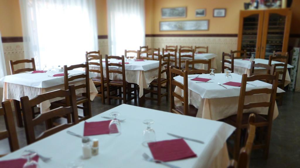 Hostal Restaurante La Masia Vila-real Luaran gambar