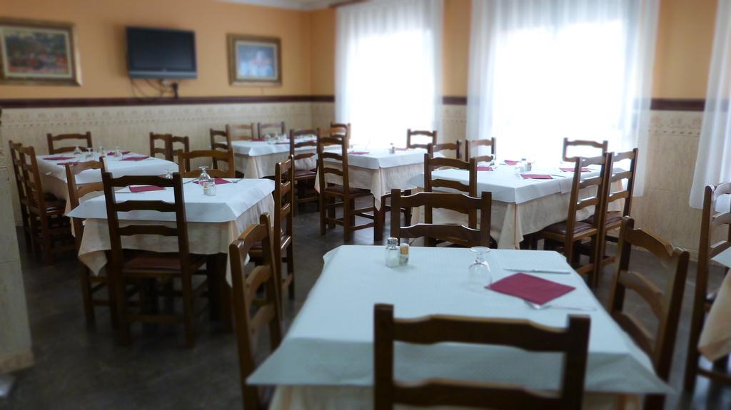 Hostal Restaurante La Masia Vila-real Luaran gambar