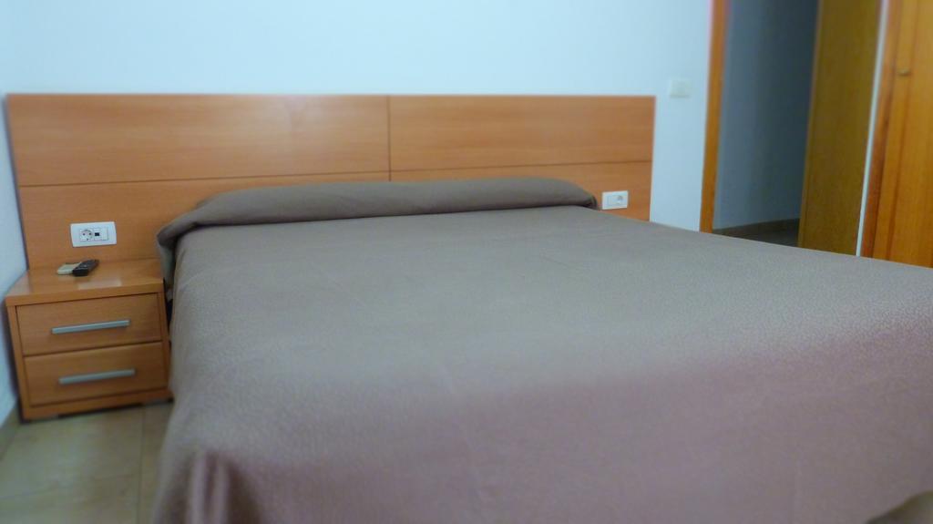 Hostal Restaurante La Masia Vila-real Luaran gambar