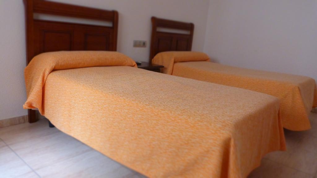 Hostal Restaurante La Masia Vila-real Luaran gambar