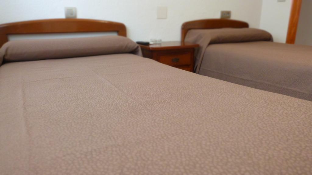 Hostal Restaurante La Masia Vila-real Luaran gambar